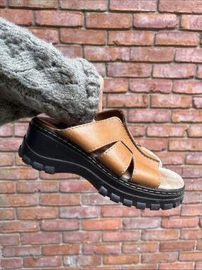 Canyon River Blues Tan Leather Platform Mules with Black Lug Sole